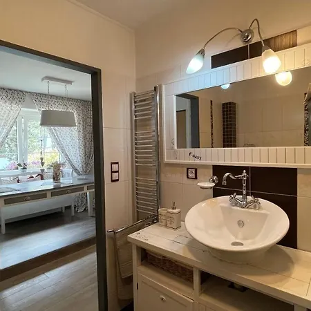 Na Návsi 19 U Hluboké * Hrdejovice